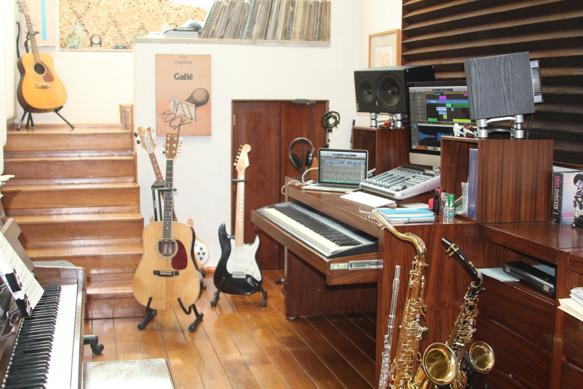 Luis home studio